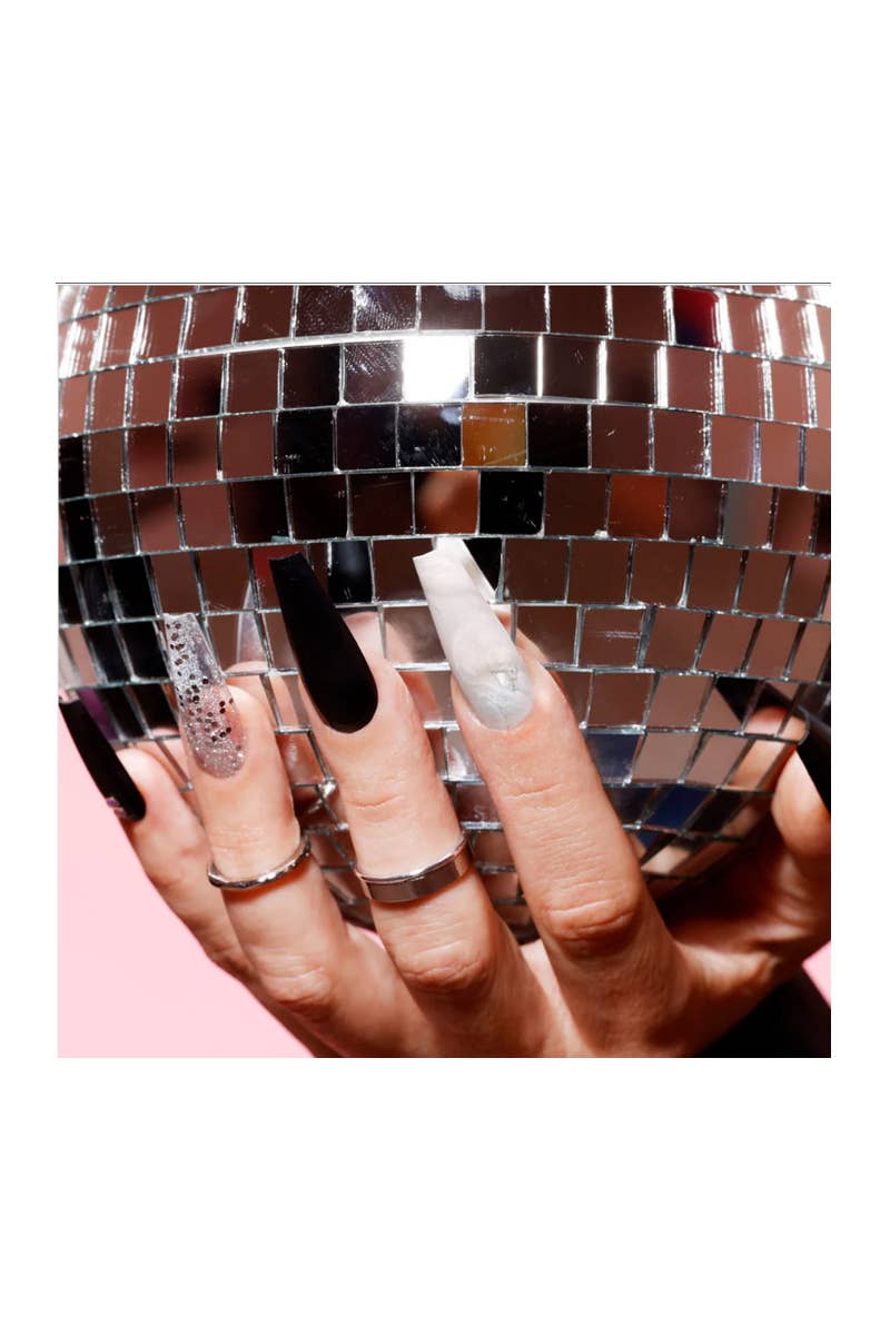 LA Colors WILD TIMES Long Coffin Nail Kit – 24 designer flex-tip nails with nail glue and file for easy application.
