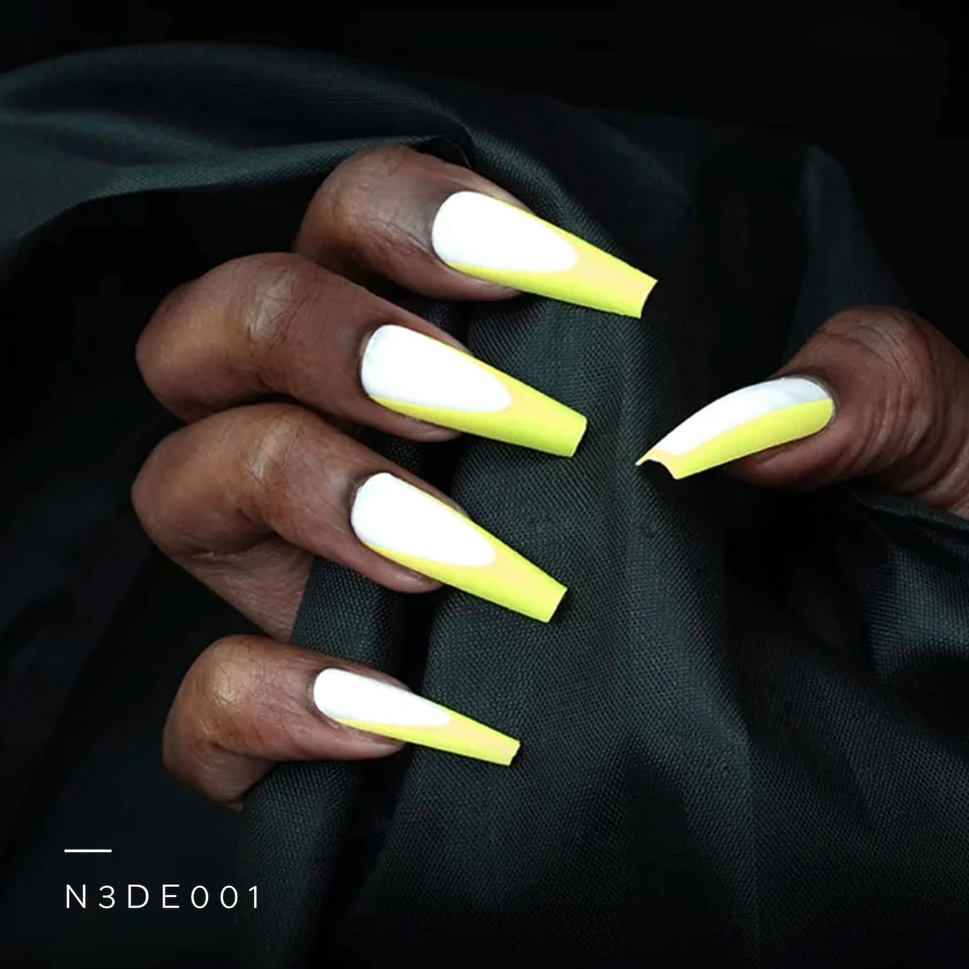 Inspired by NYC’s iconic skyline, the Empire Dreams Collection from Ebin features Art Deco press-ons in trendy styles like cat-eye gel, double ombré & more.
